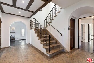 1304 San Vicente Blvd in Santa Monica, CA - Building Photo - Building Photo