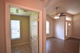 102 Newport Landing Pl in Round Rock, TX - Building Photo - Building Photo