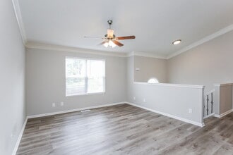 215 Ashland Manor Dr in Lawrenceville, GA - Building Photo - Building Photo