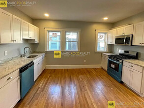 17 Berwick Rd, Unit 17 in Medford, MA - Building Photo - Building Photo