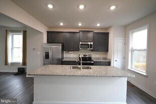 44 Marineris Cir in Martinsburg, WV - Building Photo