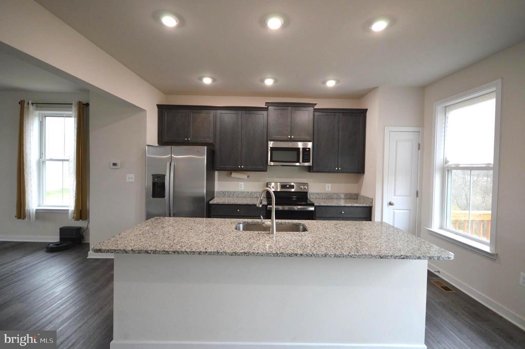 44 Marineris Cir in Martinsburg, WV - Building Photo