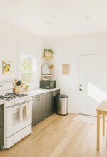 1128 Peach St in San Luis Obispo, CA - Foto de edificio - Building Photo