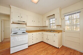 1855 Hwy 41 S in Greenbrier, TN - Building Photo - Building Photo