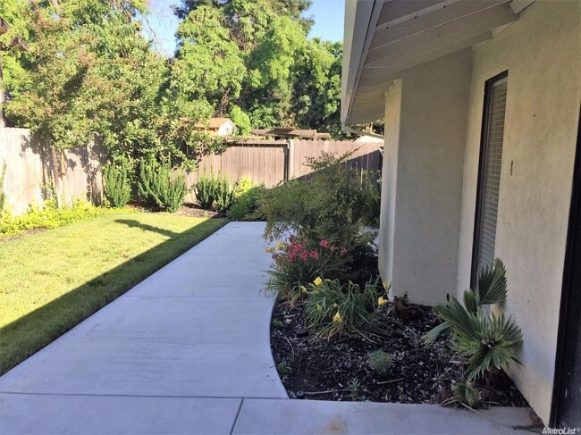2263 Lido Cir in Stockton, CA - Building Photo - Building Photo