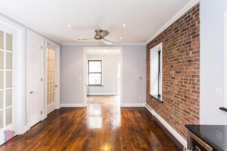 434 W 52nd St in New York, NY - Building Photo - Building Photo
