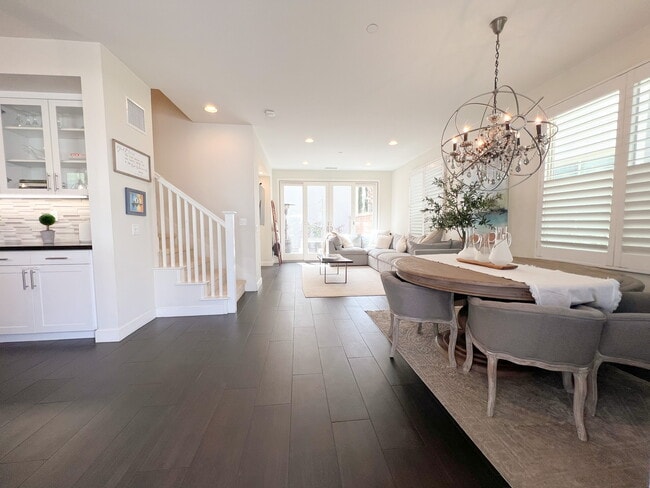 property at 5541 Palm Dr