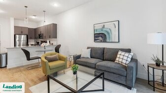 650 E Sycamore St in Denton, TX - Building Photo