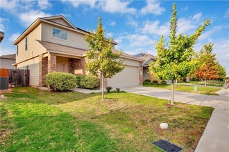 3604 Black Granite Dr in Austin, TX - Foto de edificio - Building Photo