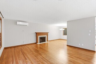 1421 Laburnum Way in Lake Oswego, OR - Building Photo - Building Photo