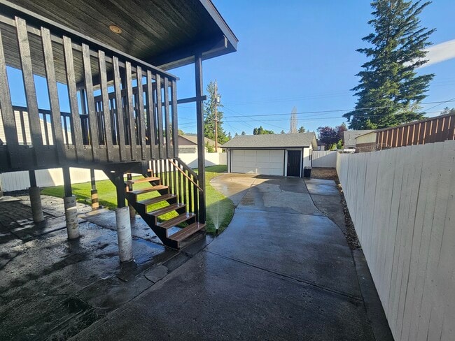 property at 3428 E 32nd Ave