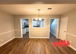 5555 Blossom Ln in Memphis, TN - Building Photo - Building Photo