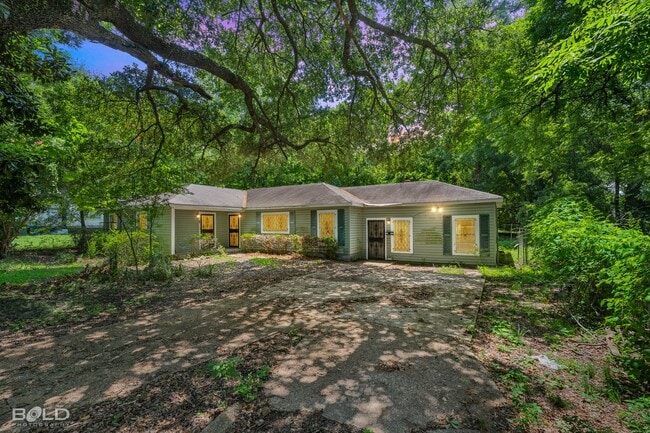 property at 3135 W College St