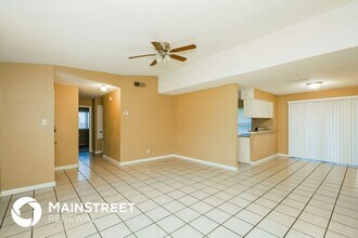 728 Poe St in Azle, TX - Foto de edificio - Building Photo