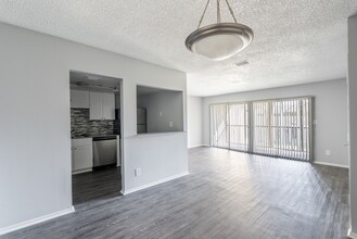 River View Apartments, LLC in Tampa, FL - Building Photo - Building Photo