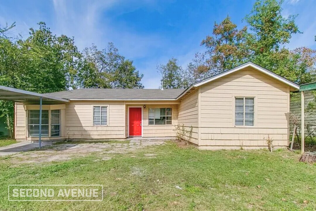 9117 Oak Knoll Ln in Houston, TX - Building Photo