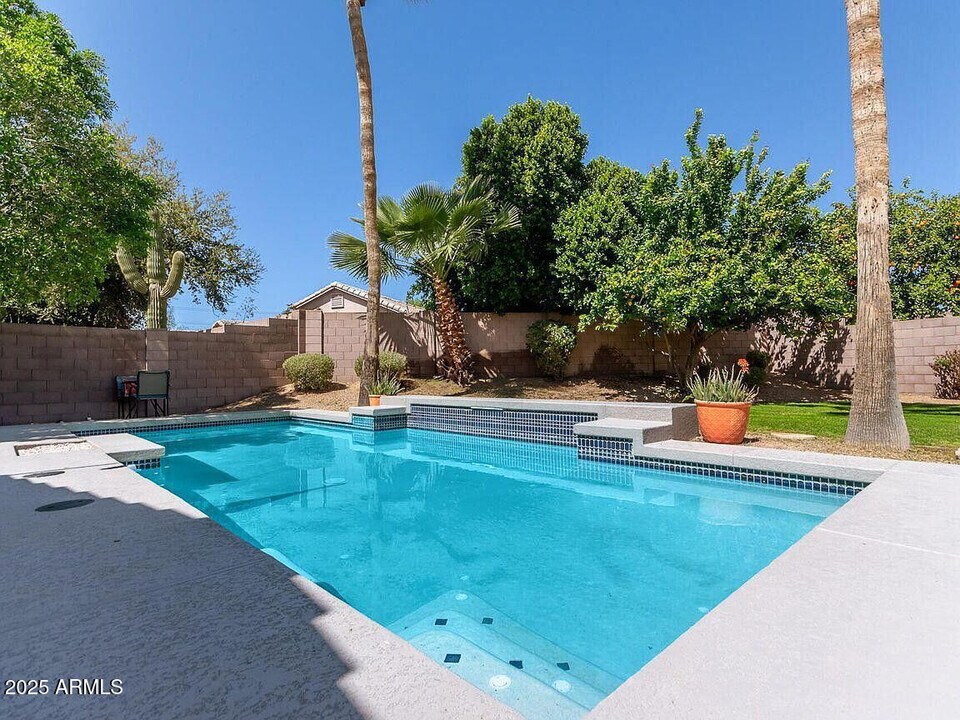 3408 W Via Del Sol Dr in Phoenix, AZ - Building Photo