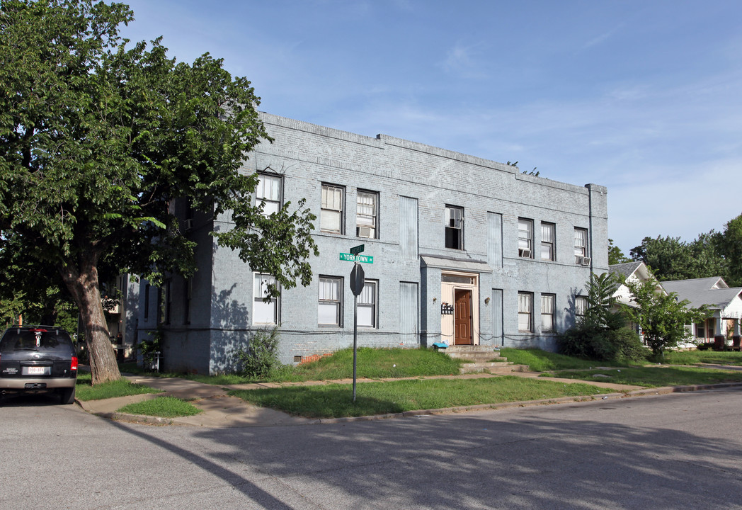 104 N Yorktown Ave in Tulsa, OK - Foto de edificio