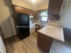 4621 Valdez Dr in Des Moines, IA - Building Photo - Building Photo