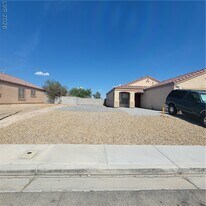 5916 Kenmore St in North Las Vegas, NV - Building Photo
