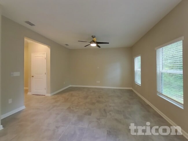 2035 Dutton Island Oaks Wy in Jacksonville, FL - Foto de edificio - Building Photo