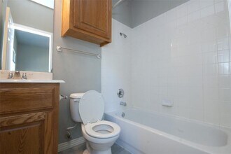 2410 Leon St in Austin, TX - Building Photo - Building Photo