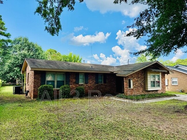 5755 Roxboro Dr in Montgomery, AL - Building Photo - Building Photo