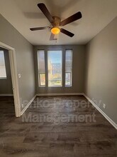 7134 S Cornell Ave in Chicago, IL - Building Photo - Building Photo