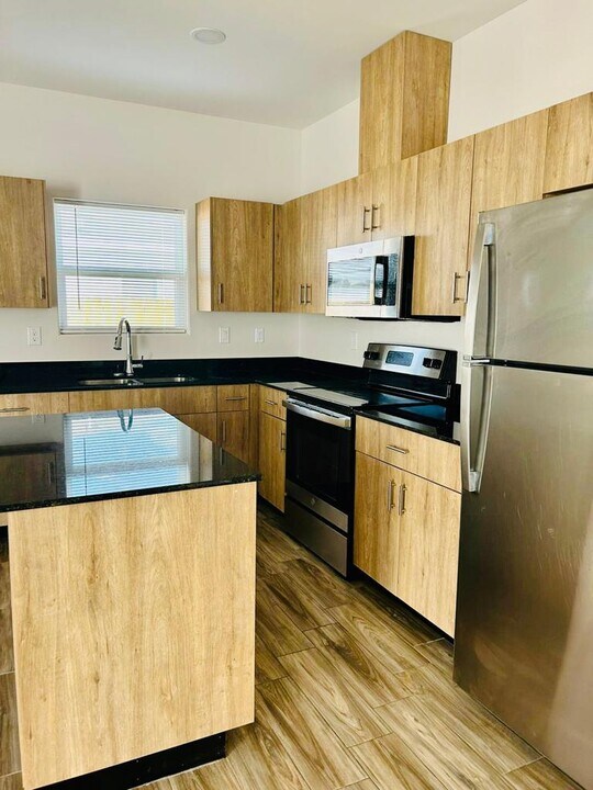 4907 Crown Point St, Unit 3 in Edinburg, TX - Building Photo