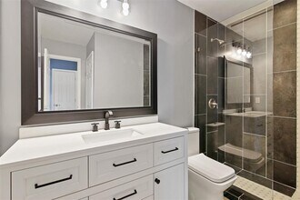 1881 Bering Dr in Houston, TX - Building Photo - Building Photo