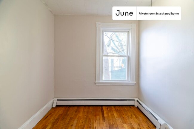 Private bedroom in 3 bed/1 bath Home in Boston, MA - Building Photo - Building Photo