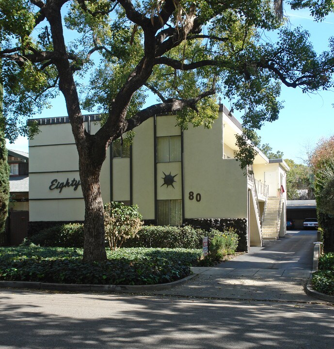 80 Bonnie Ave in Pasadena, CA - Building Photo
