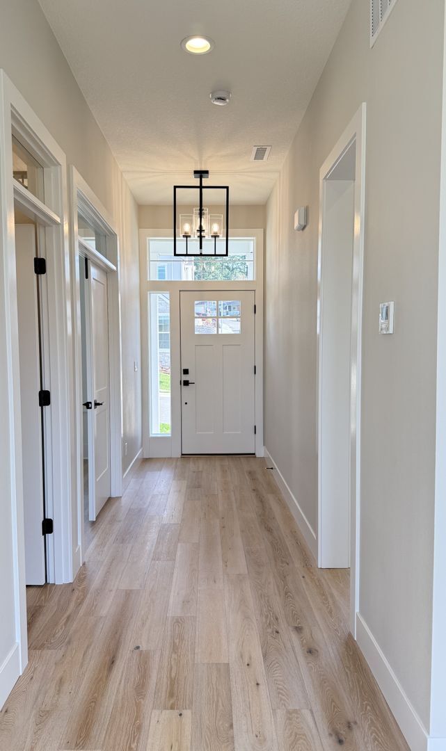 4949 NW Deerhaven Ter in Portland, OR - Building Photo - Building Photo