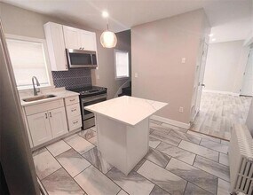 42 Victory St in Cranston, RI - Building Photo - Building Photo