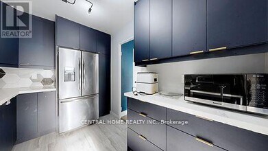 5-715 Shady Golfway in Toronto, ON - Building Photo - Building Photo