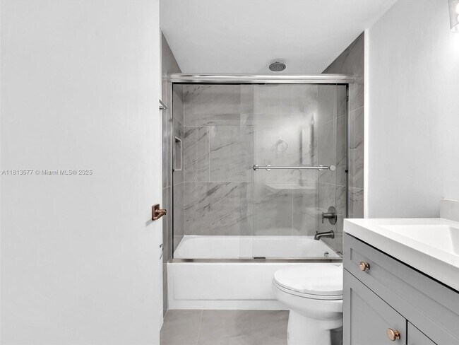 1740 NW N River Dr in Miami, FL - Building Photo - Building Photo