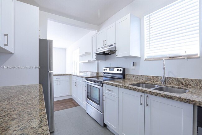 931 79th Terrace, Unit 931 in Miami Beach, FL - Building Photo - Building Photo