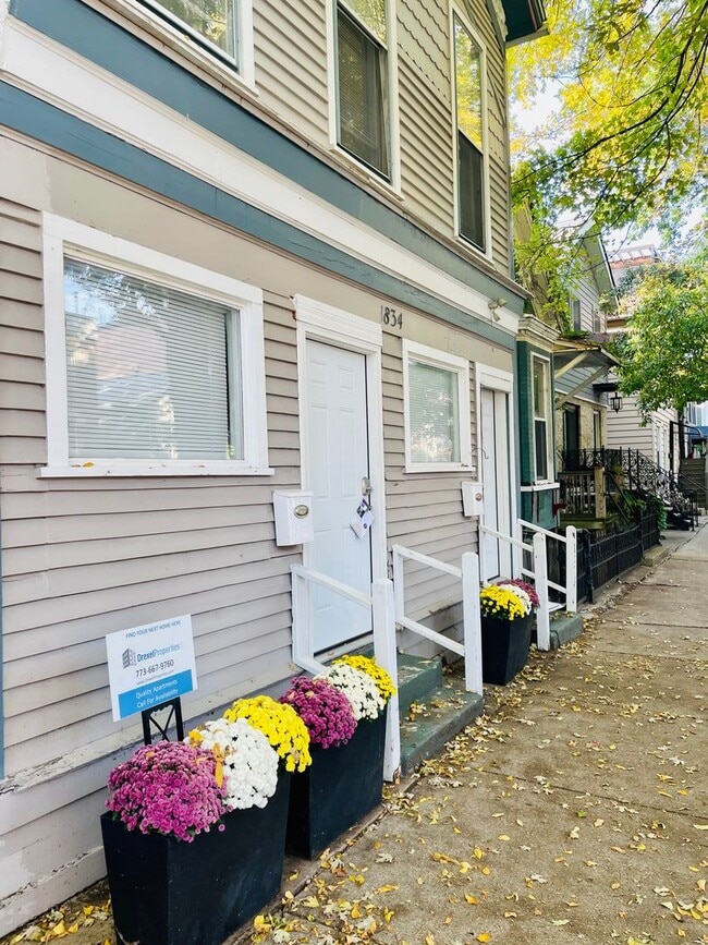 property at 1834 N Bissell St