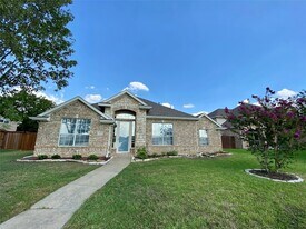 1420 Hudspeth Dr in Carrollton, TX - Building Photo