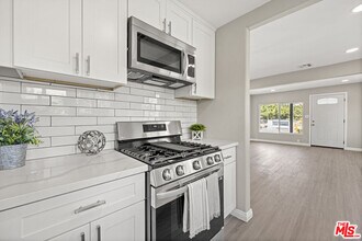 1212 W 92nd St in Los Angeles, CA - Building Photo - Building Photo