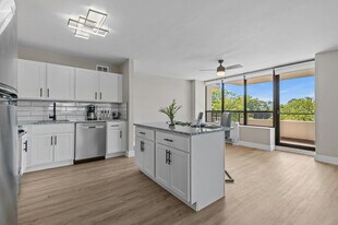 North Park Towers in Southfield, MI - Building Photo