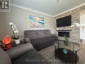 18 Hagersville Ct in Toronto, ON - Building Photo - Building Photo
