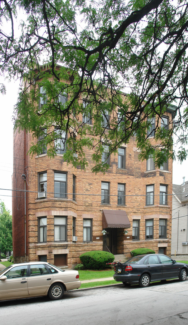 5742-5744 Holden St in Pittsburgh, PA - Building Photo - Building Photo