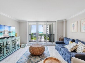 1150 Hillsboro Mile, Unit 312 in Hillsboro Beach, FL - Foto de edificio - Building Photo