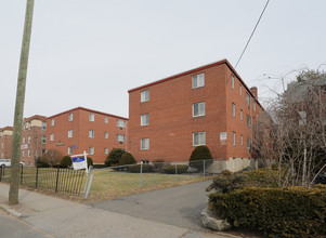 Garden Hill Apartments in Hartford, CT - Building Photo - Building Photo