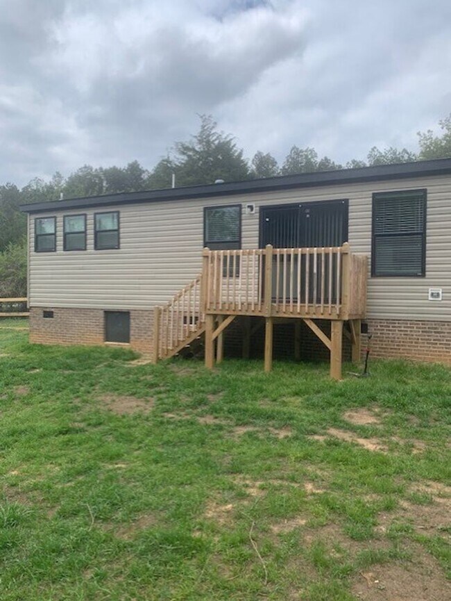 561 Morris Bridge Rd in Roebuck, SC - Building Photo - Building Photo