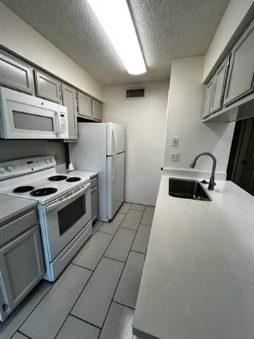 5750 Phoenix Dr in Dallas, TX - Building Photo - Building Photo