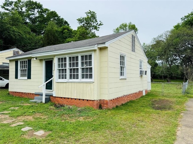 2023 Windsor Ave in Montgomery, AL - Foto de edificio - Building Photo