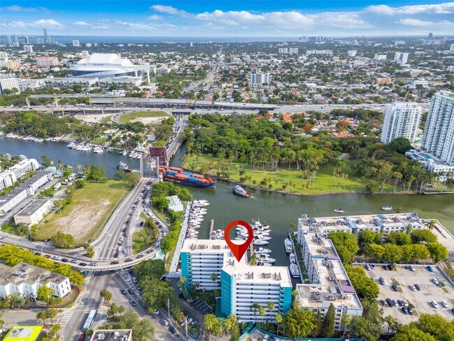 1700 NW N River Dr in Miami, FL - Building Photo - Building Photo