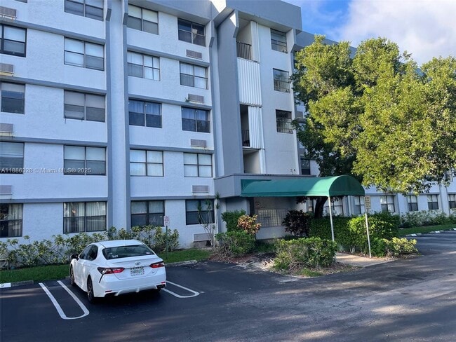 property at 2401 Riverside Dr